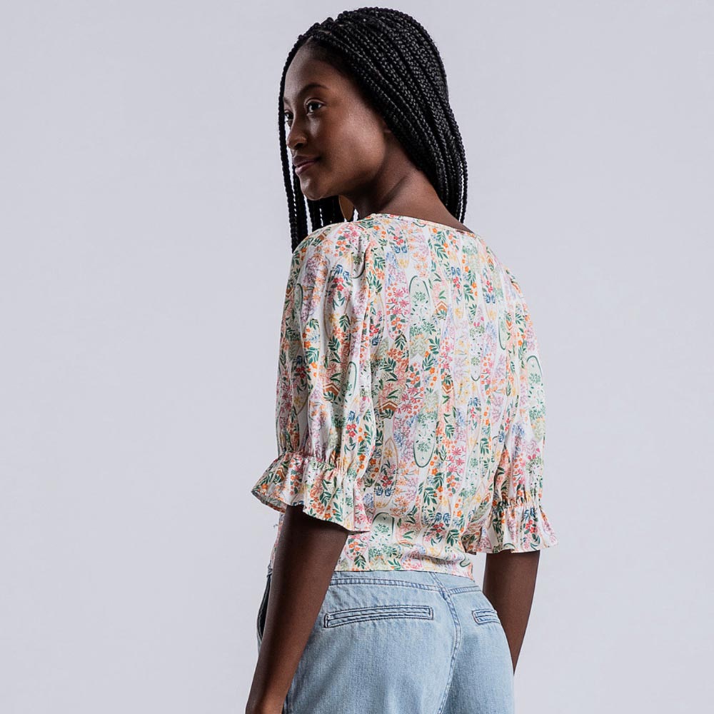 Blusa Cropped Manga Bufante Lez a Lez Estampado - Foto 2
