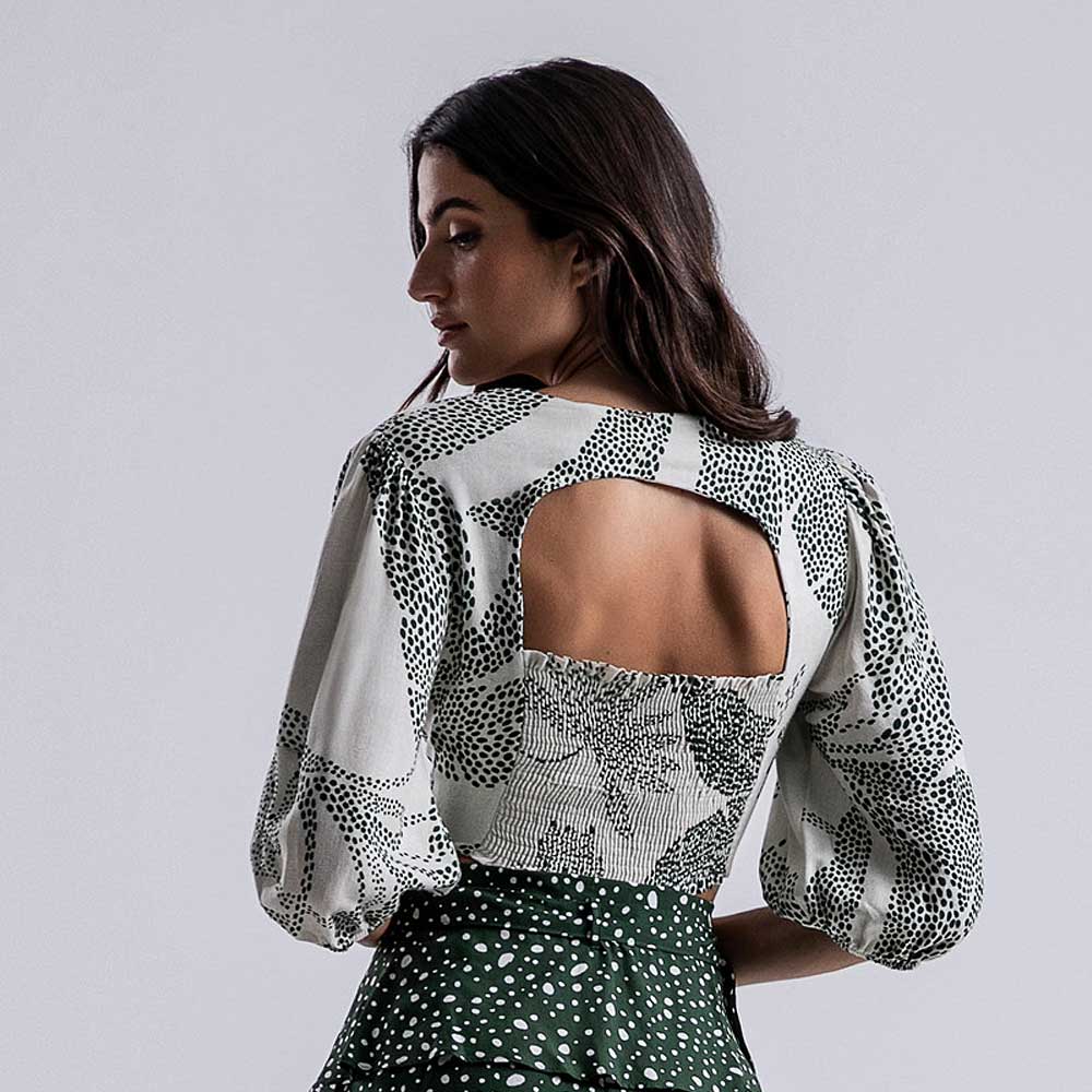Blusa Cropped Viscose Manga Bufante Lez a Lez Cru - Foto 2