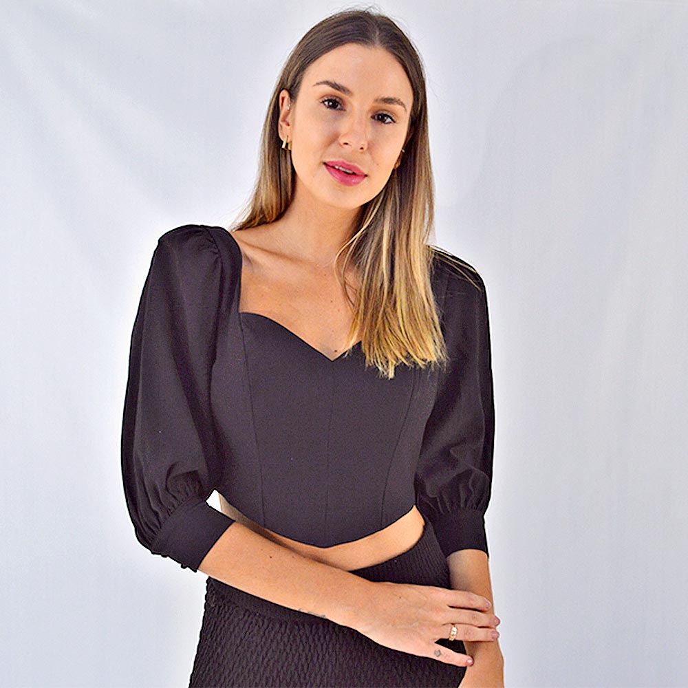 Blusa Cropped com Manga 3/4 Bufante Cor Preta - Foto 2