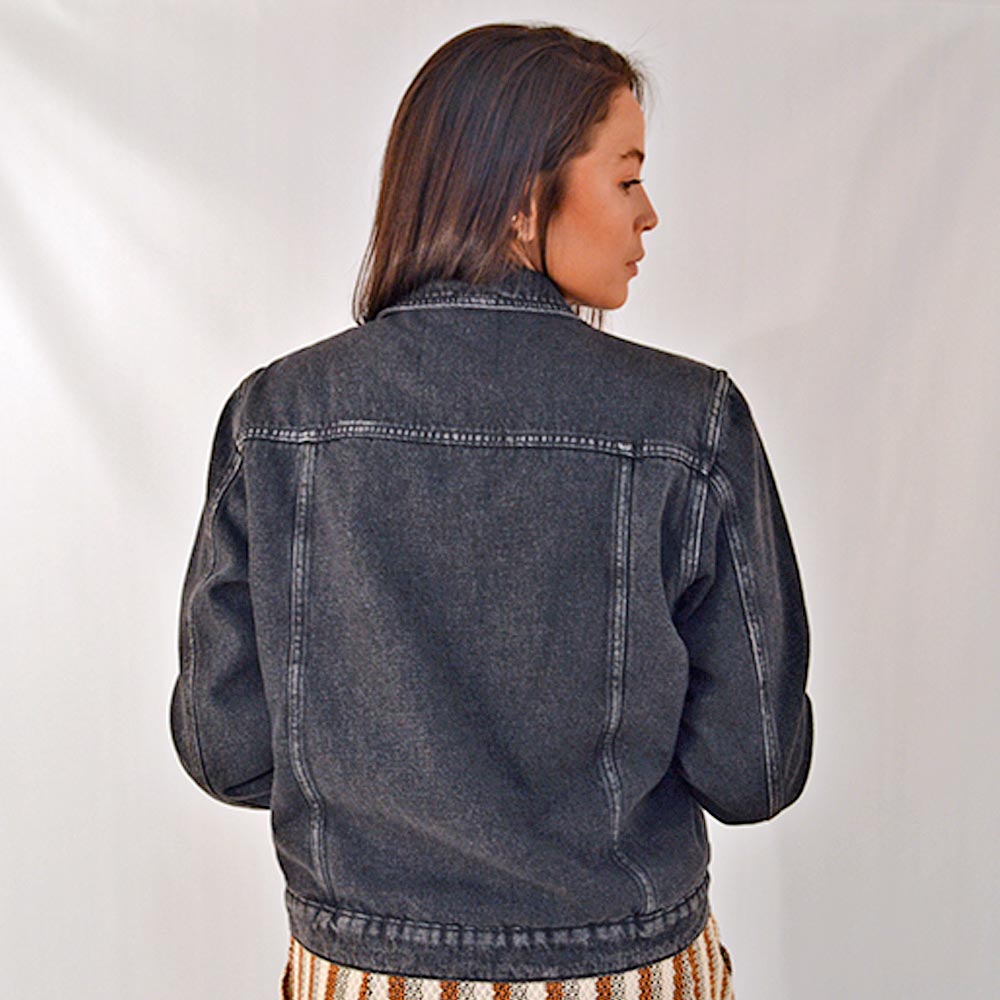 Jaqueta Jeans Trucker Forrada Flor de Lis Cor Preta - Foto 4