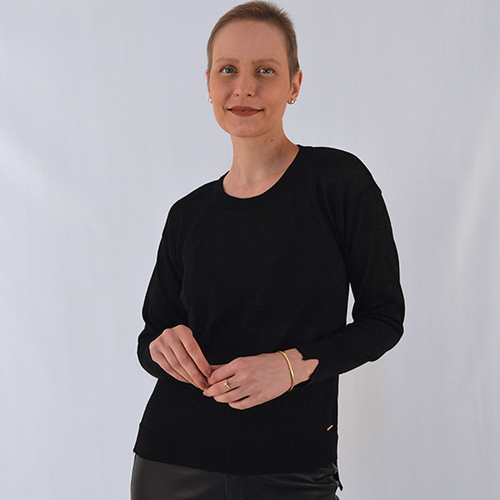 Blusa Leve Katze Cor Preto Com Brilho - Foto 1
