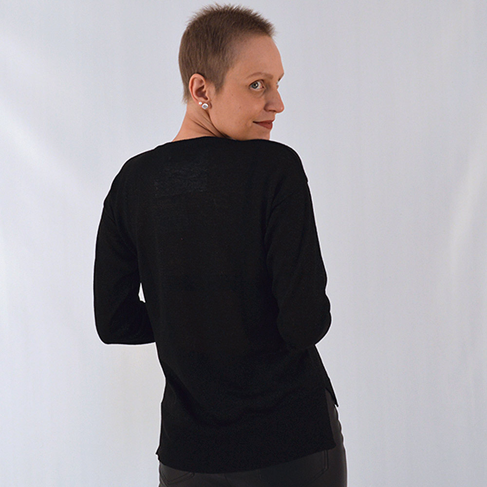 Blusa Leve Katze Cor Preto Com Brilho - Foto 2