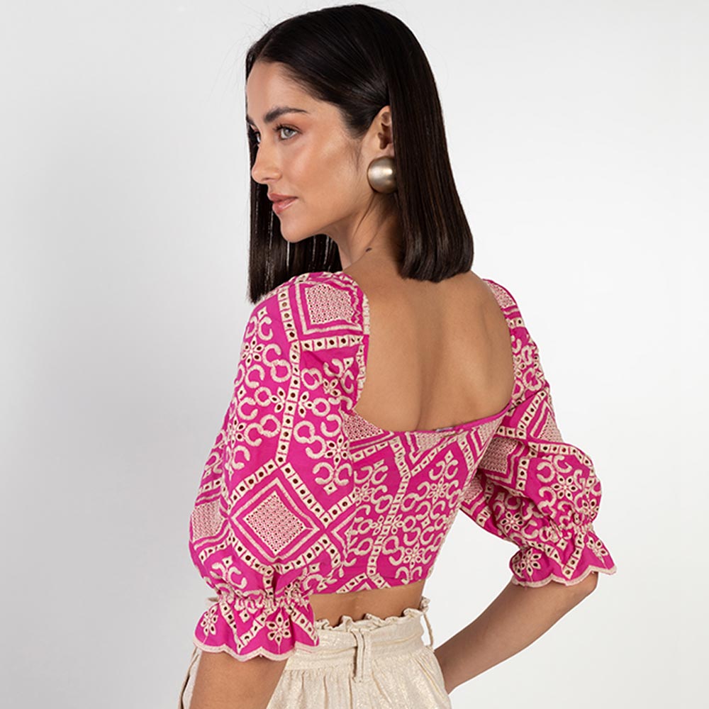 Top Cropped Laise Pink Flor de Lis - Foto 4