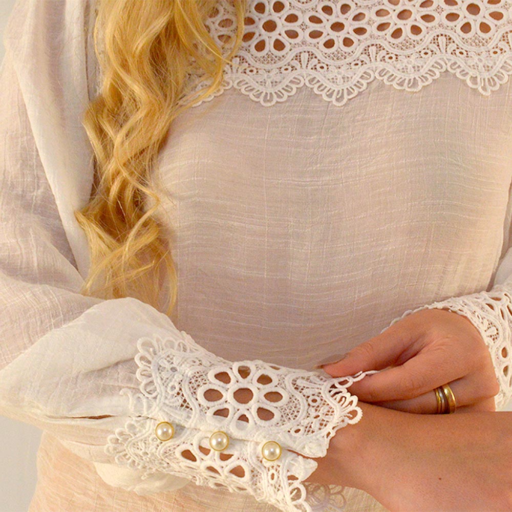 Blusa Com Renda Branca Alice - Foto 2
