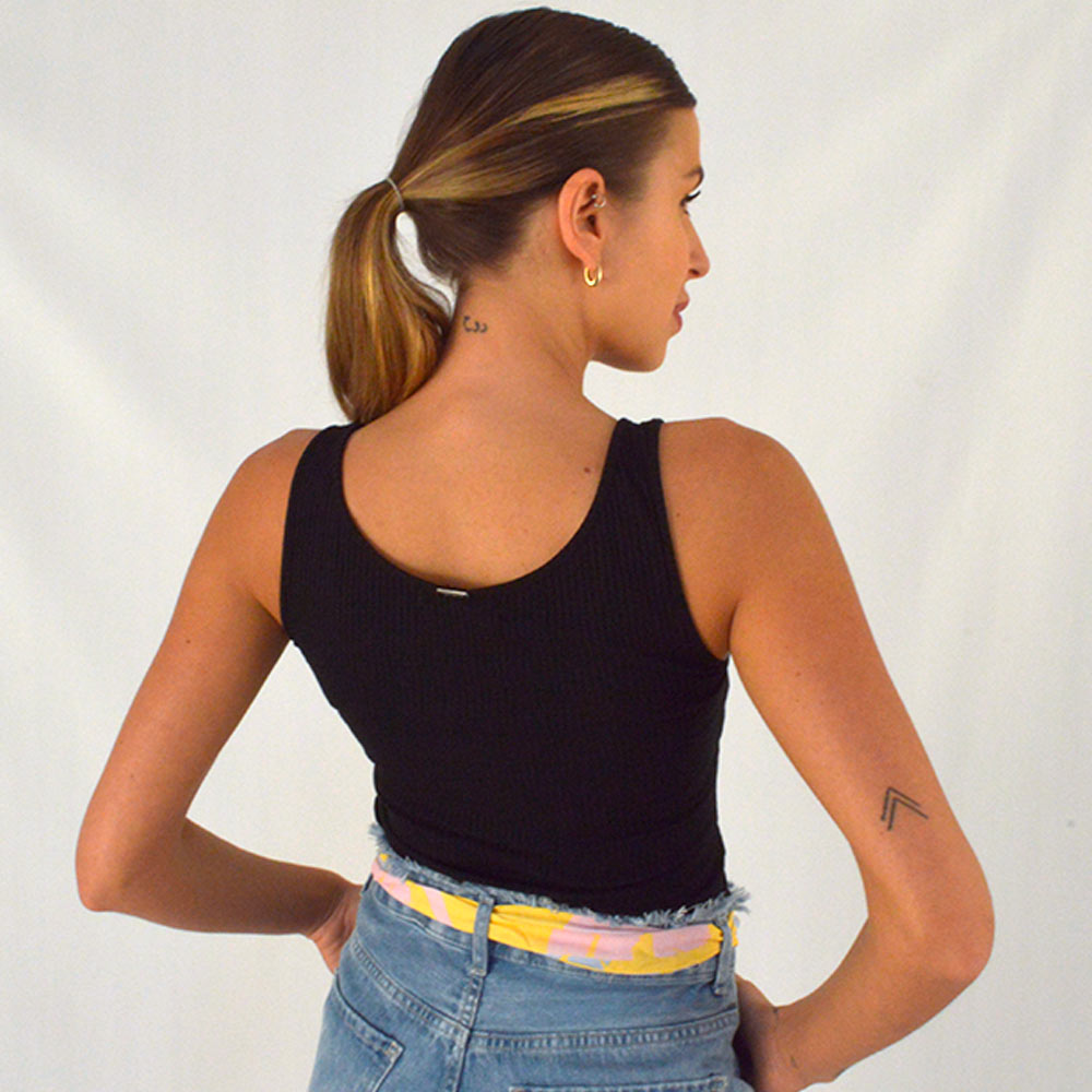 Blusa Regata Canelada Cor Preta Flor de Lis - Foto 3
