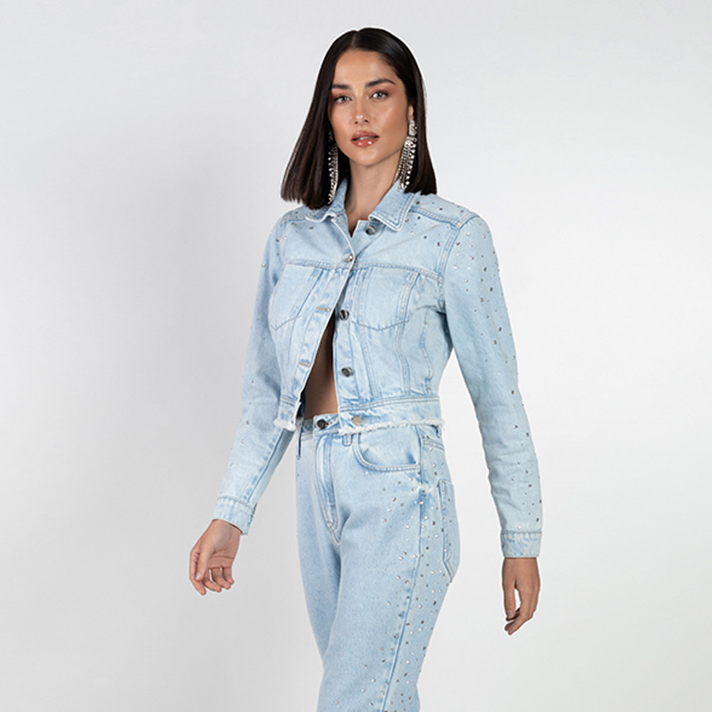 Jaqueta Jeans Trucker Detalhe de Stass Flor De Lis - Foto 1