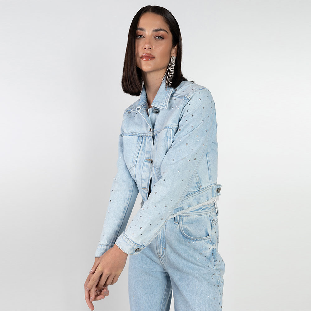 Jaqueta Jeans Trucker Detalhe de Stass Flor De Lis - Foto 2