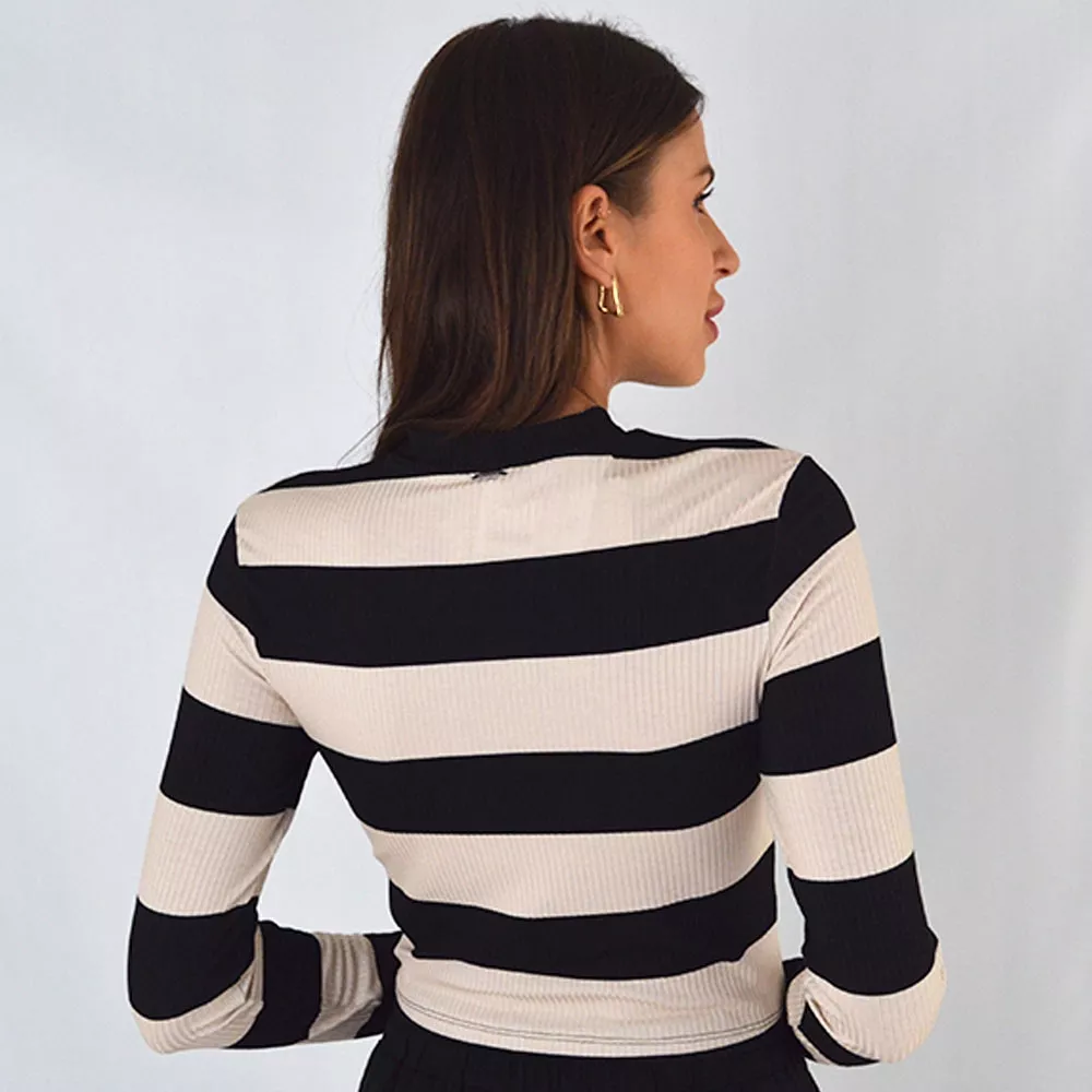 Blusa Manga Longa Cropped Listrada Com Gola Lez a Lez - Foto 2