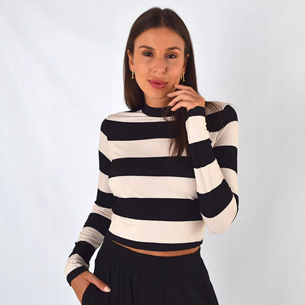 Blusa Manga Longa Cropped Listrada Com Gola Lez a Lez - Foto 3