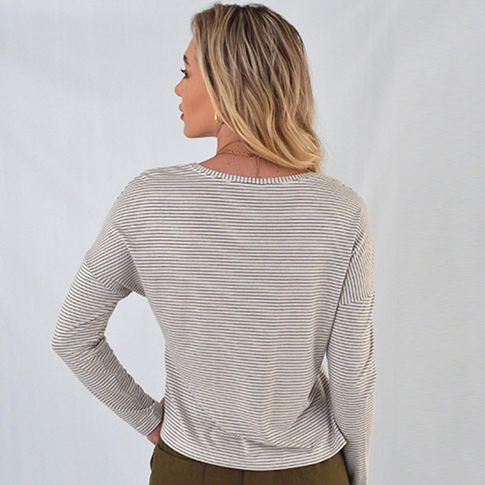 Blusa Viscolinho Maquinetado Cor Off White Listrado Gatos e Atos - Foto 3