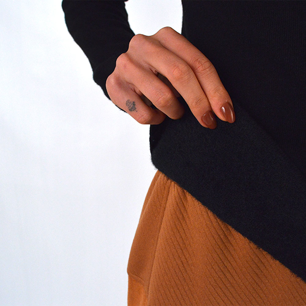 Blusa Fio de Cachemir Pelucia Por Dentro Preto Susan Zheng  - Foto 3