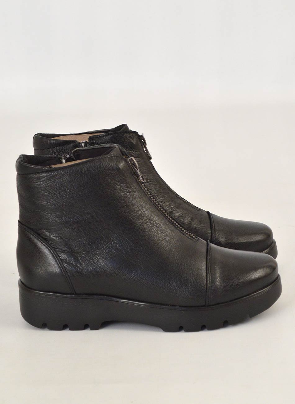 Bota Couro Pelica Cano Curto Preta 5 Espao - Foto 2