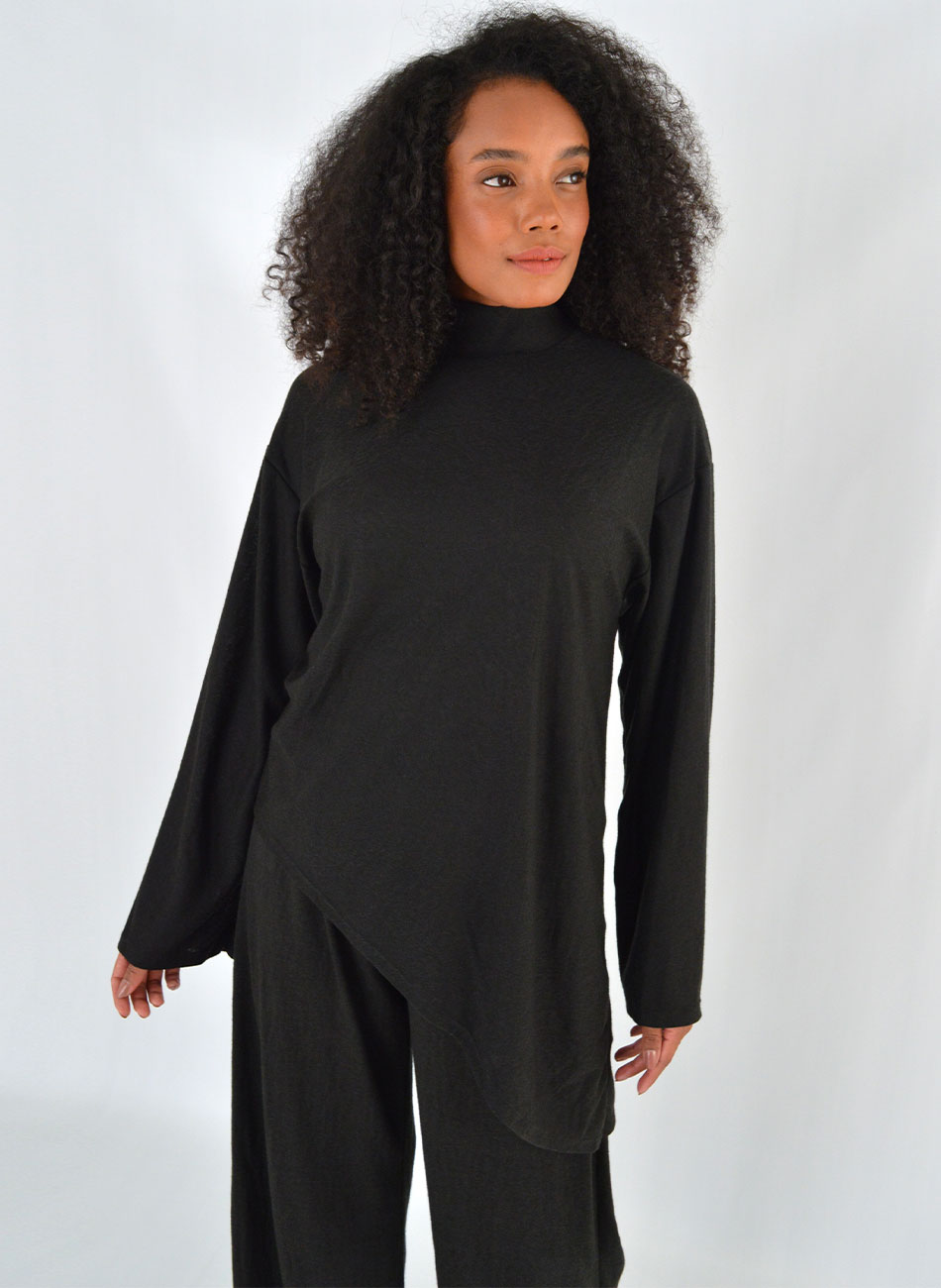 Conjunto Comfy Blusa Assimtrica Lez a Lez Preto - Foto 3