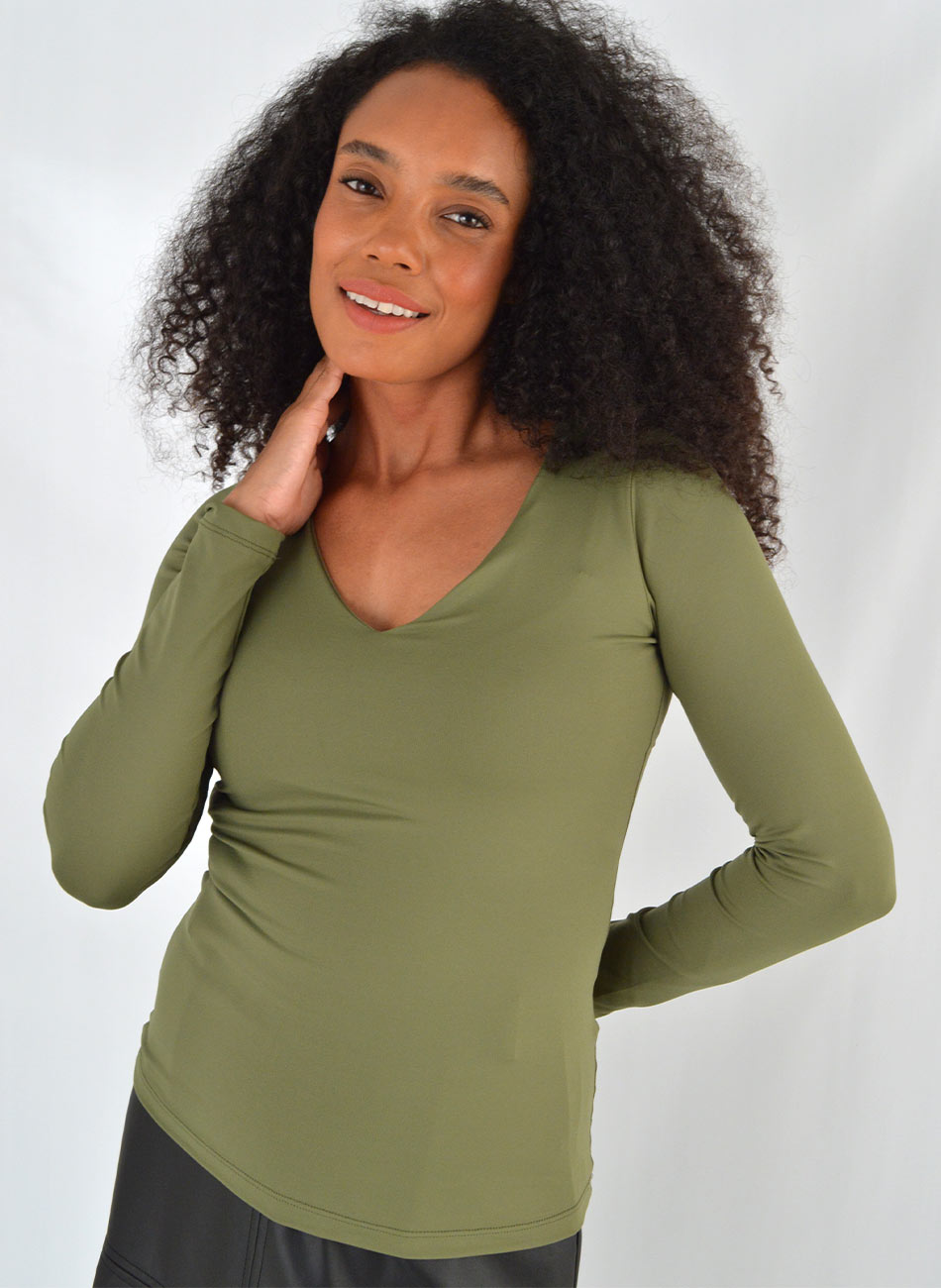 Blusa Bsica Decote 
