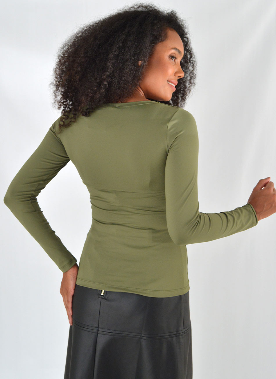 Blusa Bsica Decote 