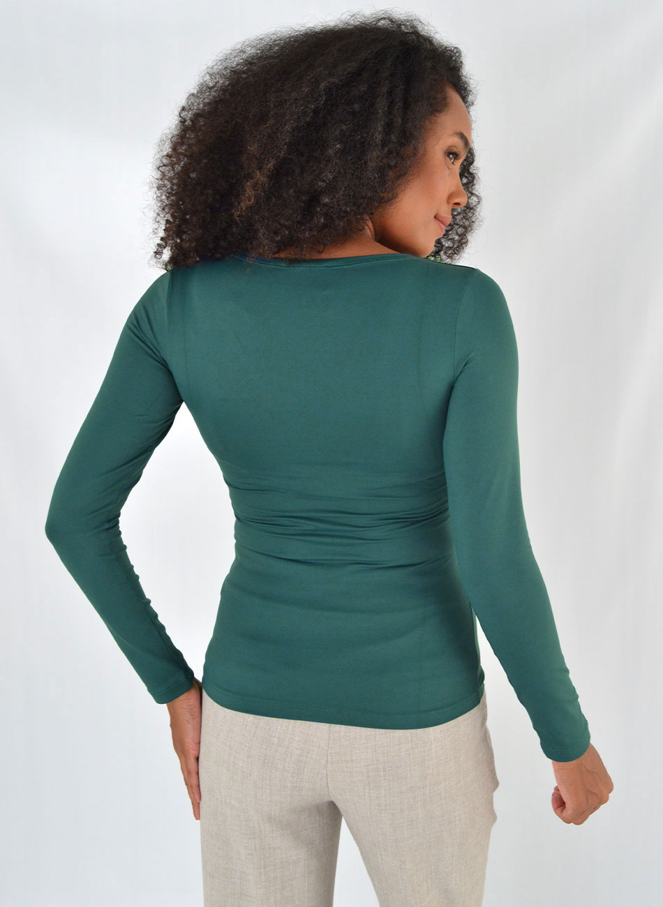 Blusa Bsica Decote 