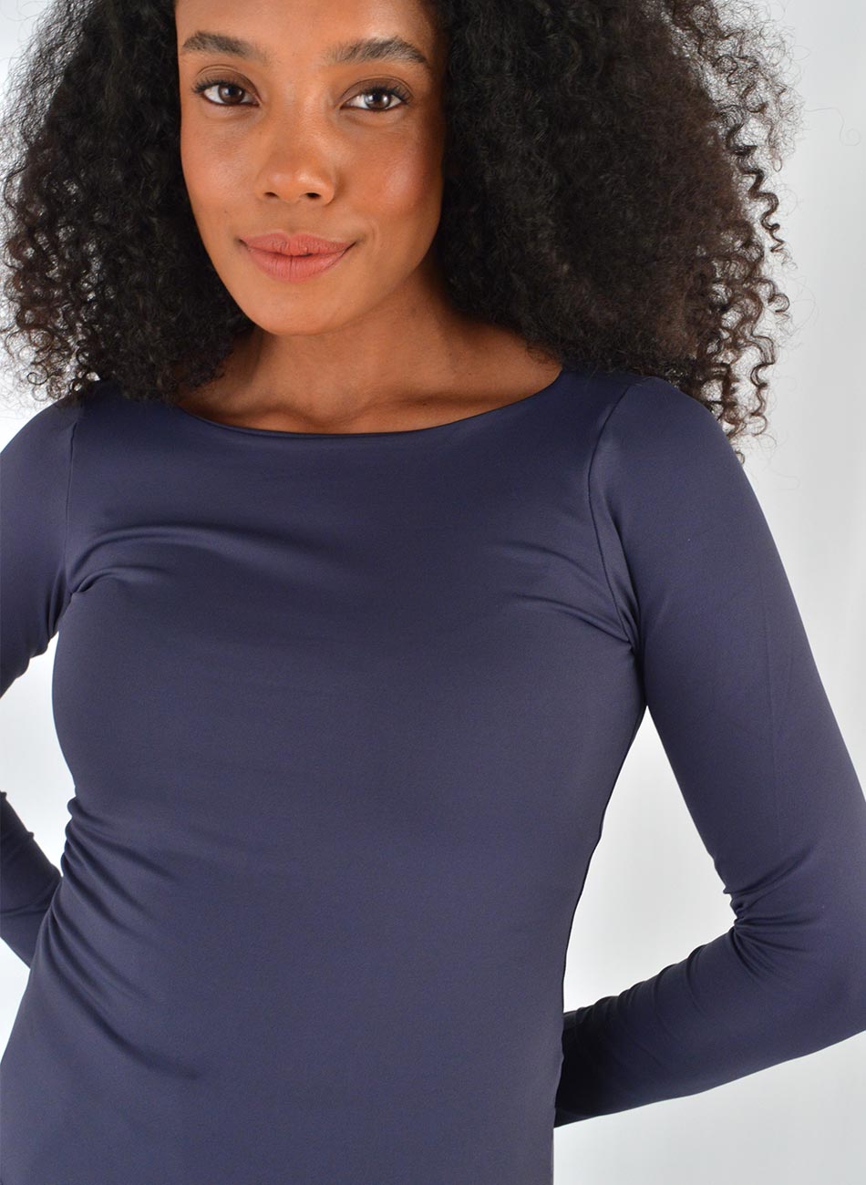 Blusa Bsica Decote Canoa Coqueta Cor Marinho - Foto 2