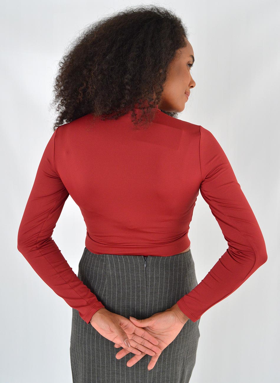 Cropped Coqueta Cor Bordo - Foto 3