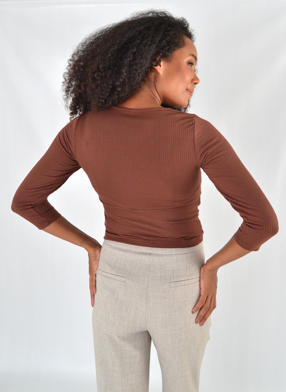 Blusa Cropped Canelada Del Amo Marrom - Foto 3