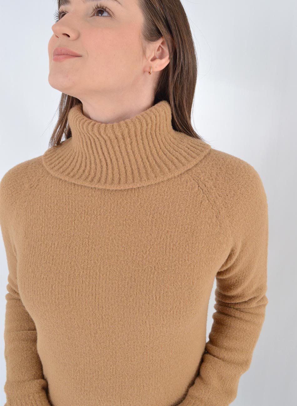 Blusa Fio Pluma Alongada Das Gurias Cor Bege Promo - Foto 2