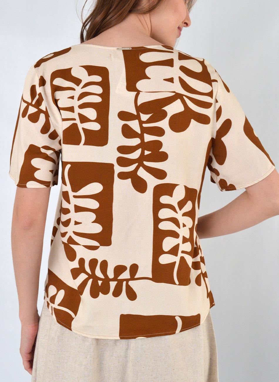 Blusa Estampa Folhas Flor de Lis - Foto 2