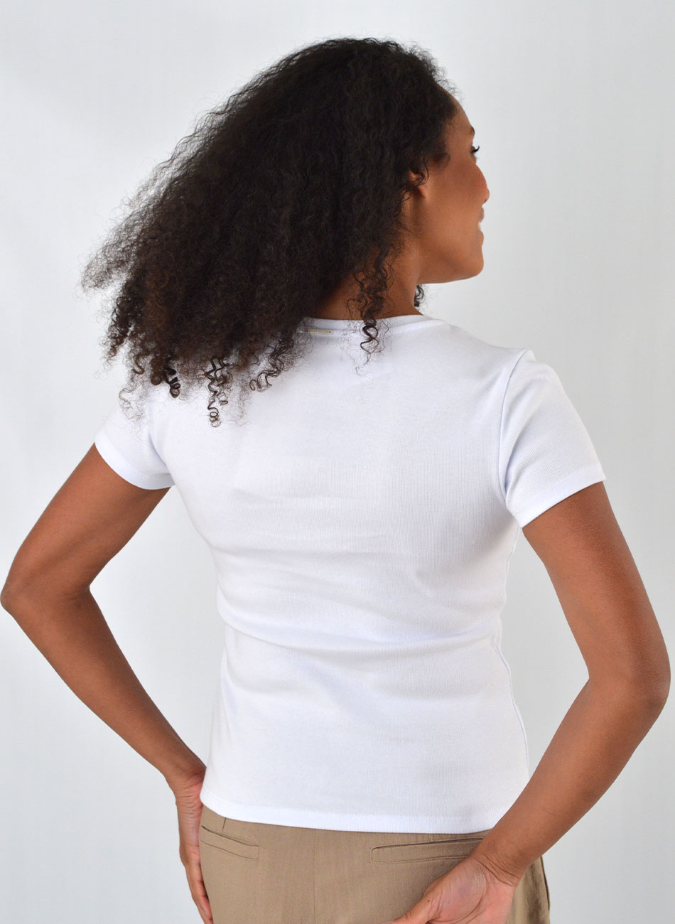 Blusa Branca Flor de Lis - Foto 2