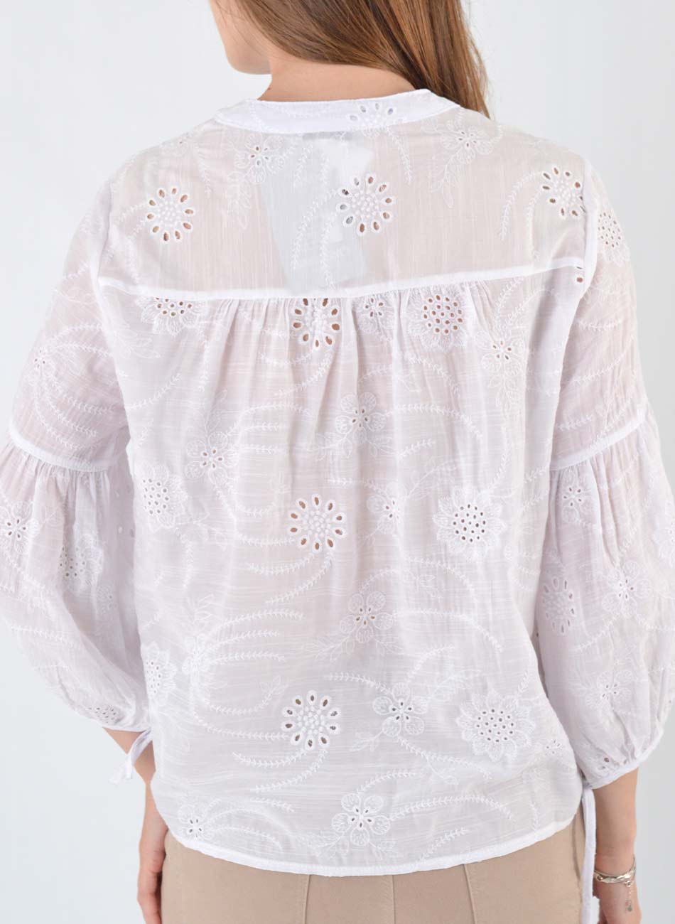 Bata Textura Bordada Innocence Branco - Foto 4