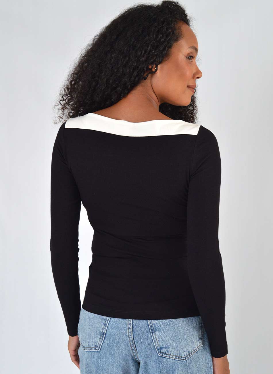 Blusa Bicolor Viscose Canelada Preto Gatos e Atos  - Foto 4