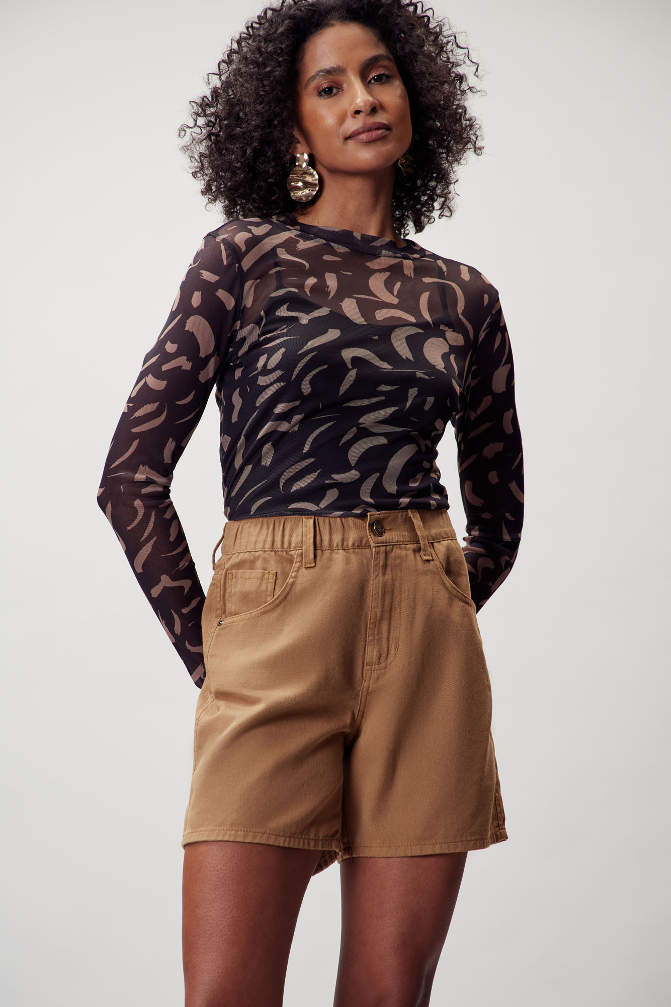 Blusa Preto em Tule Estampado Flor de Lis - Foto 3