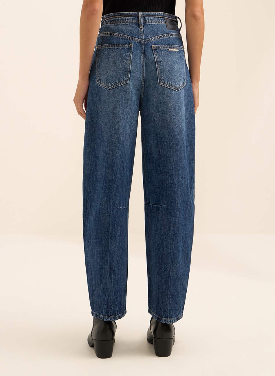 Cal�a Barrel Jeans De Cintura Alta Com Cinto Lez a Lez - Foto 2