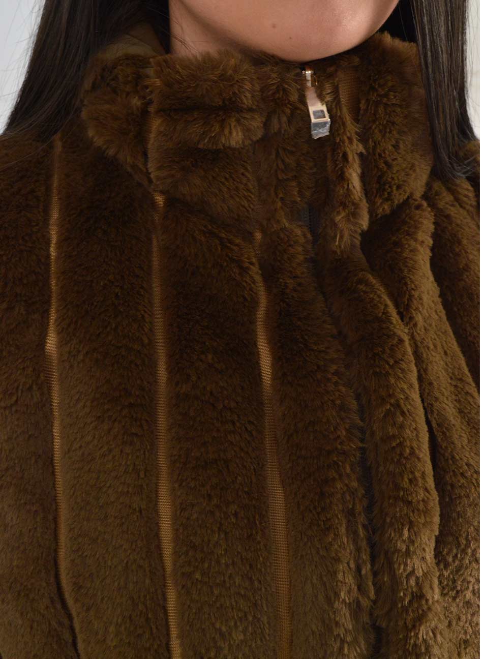 Jaqueta Estofada Revers�vel Pele Sint�tico Ganache Alpelo PLUS                                     - Foto 14