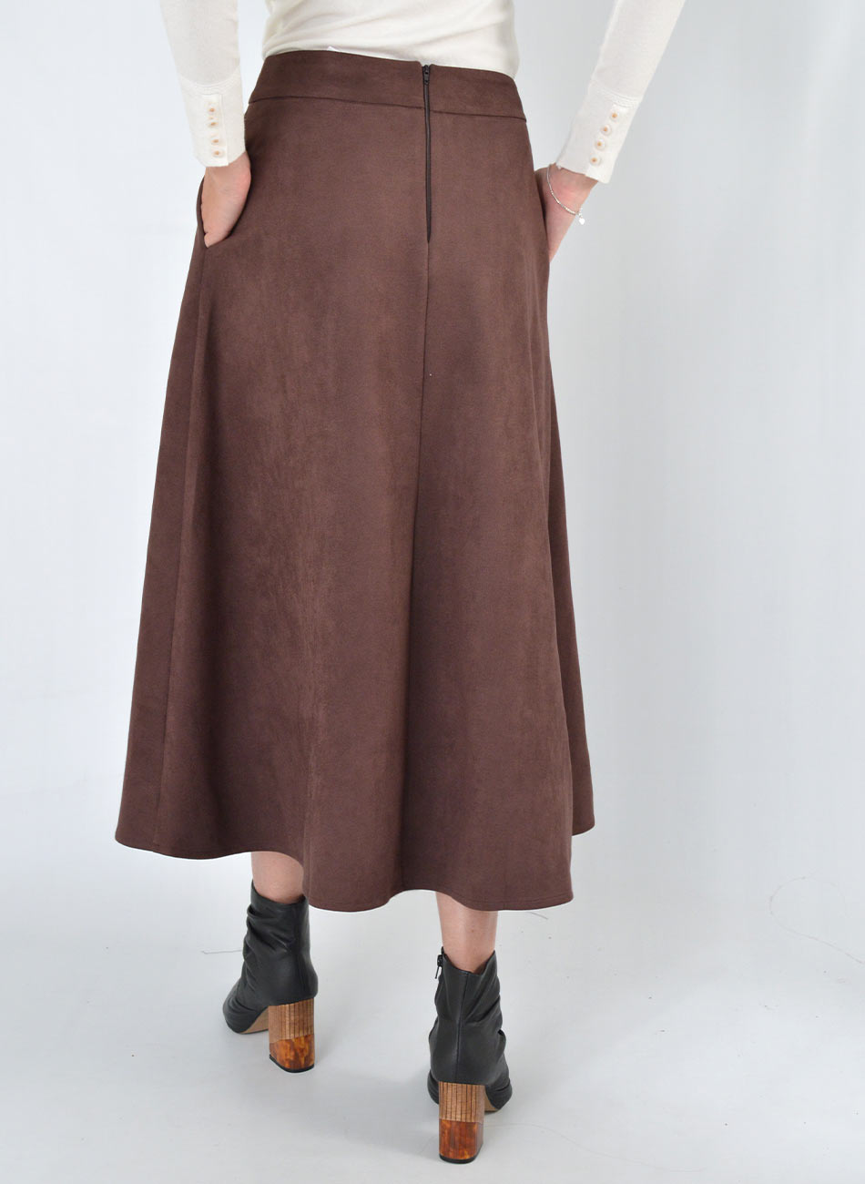 Saia Suede Midi Gode Marrom Innocence - Foto 3