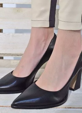 Scarpin Preto em Couro Salto Cecconello - Foto 1