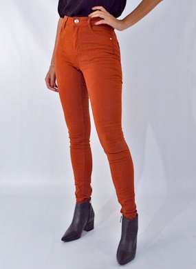 Cal�a Skinny Cor Paprica Flor de Lis - Foto 2