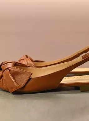Slingback Couro Cor Whisky Cecconello - Foto 2