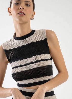Regata Cropped Em Tric� Listrada Preto Lez a Lez - Foto 1