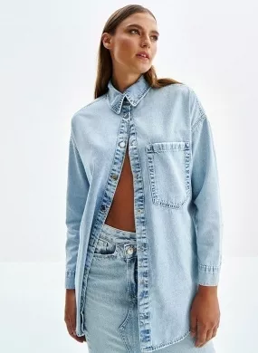 Camisa Jeans Oversized C/ Bolso Lez a Lez - Foto 1