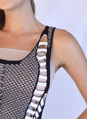Blusa Regata Tricot Vazado Preta Haes - Foto 2
