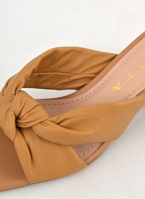 Mule Couro Cor Camel Tabita - Foto 4