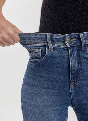 Cal�a Jeans Lez a Lez Skinny com Tecnologia Shaping  - Foto 4