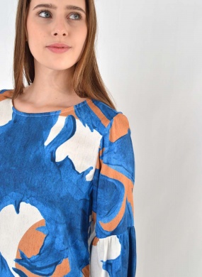 Blusa Solta Estampa C�u Florido Flor de Lis - Foto 2