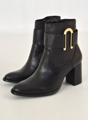 Bota Couro Pelica Preta 5� Espa�o - Foto 1