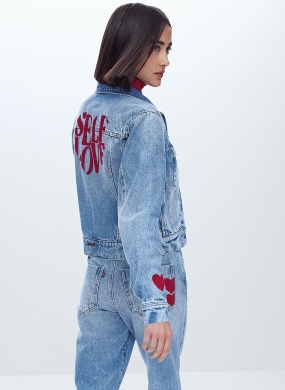 Jaqueta Jeans Trucker Com Aplica��es Flor De Lis - Foto 3