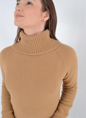 Blusa Fio Pluma Alongada Das Gurias Cor Bege Promo - Foto 2