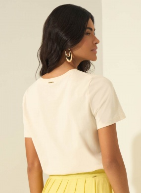T-shirt Bege Com Bordado Lez a Lez - Foto 4