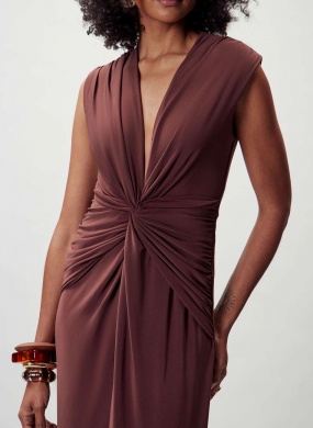 Vestido Justo Marrom Caf� Flor de Lis - Foto 5