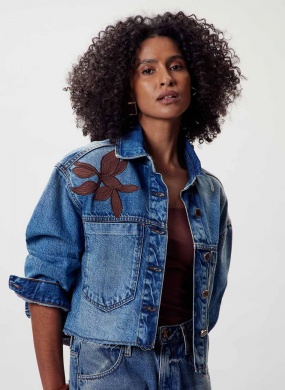 Jaqueta Jeans Trucker Bordada Flor de Lis - Foto 1