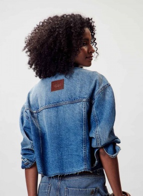 Jaqueta Jeans Trucker Bordada Flor de Lis - Foto 2