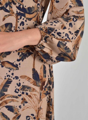 Vestido Longo Estampado Com Decote Em V Lez a Lez - Foto 3